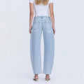 Hochgeschnittene Hellgewaschene Paspelierte Cropped Barrel Jeans